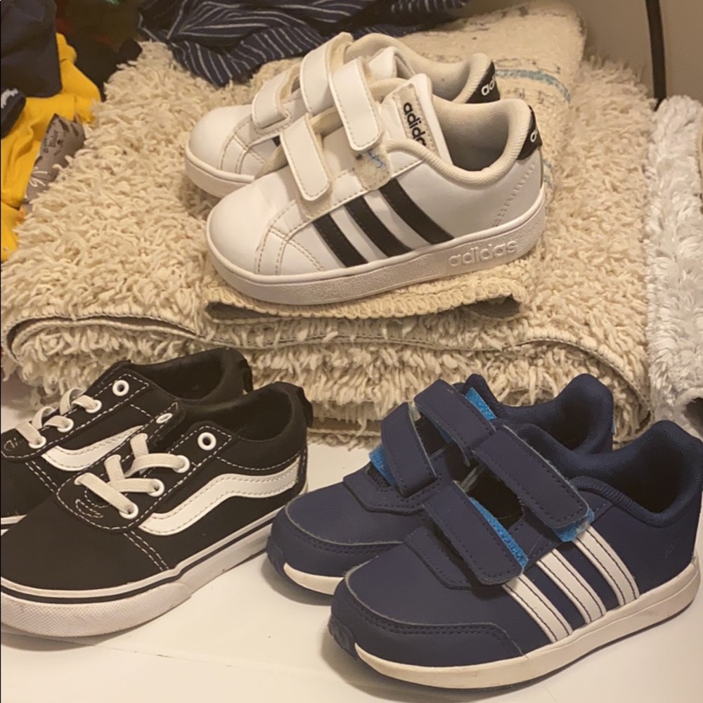 2 adidas 1 vans